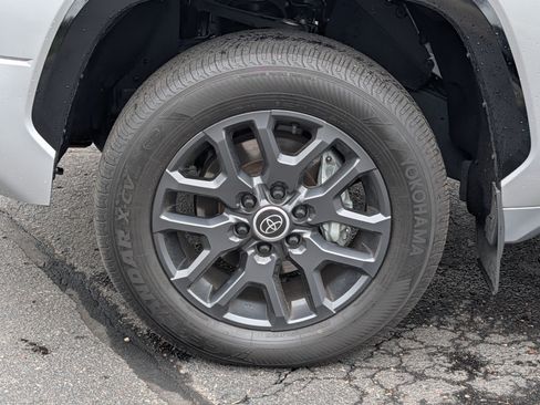 Used 2024 Toyota Tundra Platinum AWD/4WD image 14