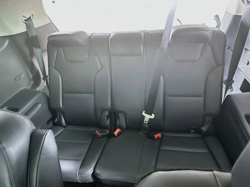 Used 2025 Kia Telluride S FWD image 30