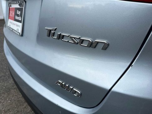 Used 2011 Hyundai Tucson GLS image 18