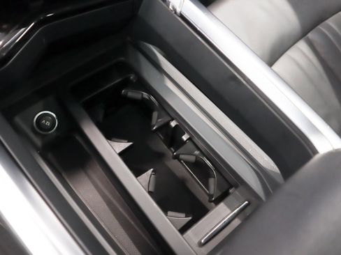 Used 2022 Audi e-tron Premium image 23