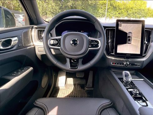New 2026 Volvo XC60 B5 Ultra w/ Climate Package AWD/4WD image 15