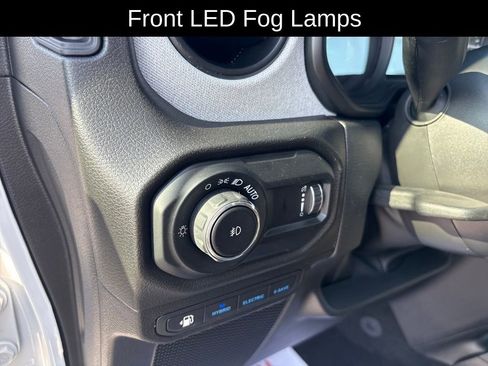 Certified 2025 Jeep Wrangler Willys 4xe image 19