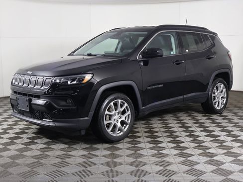 Used 2022 Jeep Compass Latitude image 8