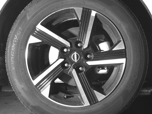 Used 2025 Nissan Sentra SV FWD image 13