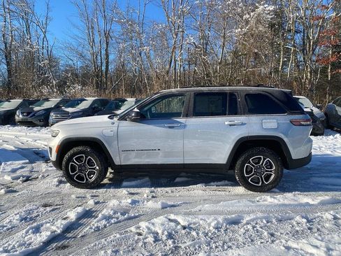 Used 2023 Jeep Grand Cherokee Trailhawk AWD/4WD image 9