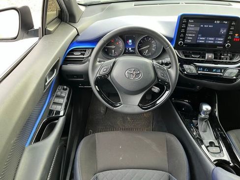 Used 2021 Toyota C-HR XLE image 9