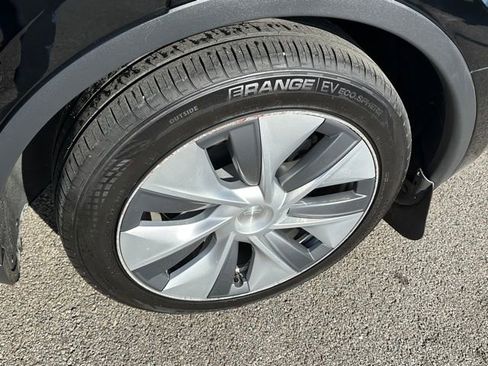 Used 2023 Tesla Model Y Long Range image 8