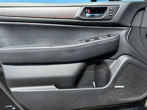 Used 2017 Subaru Outback 2.5i Limited image 17