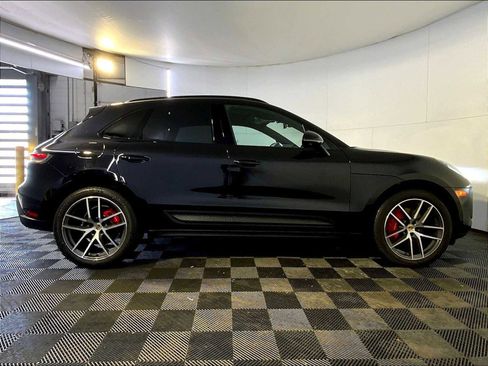 Certified 2024 Porsche Macan S image 8