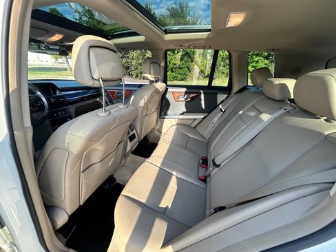 Used 2011 Mercedes-Benz GLK 350 4MATIC image 13