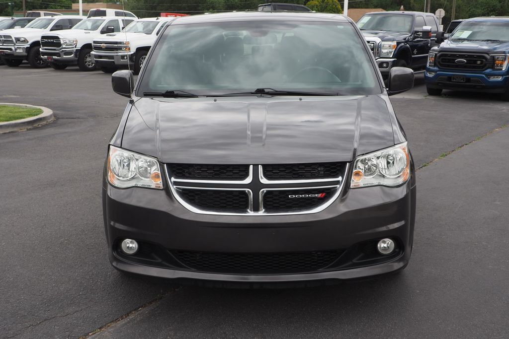 Used 2020 Dodge Grand Caravan SE FWD image 2