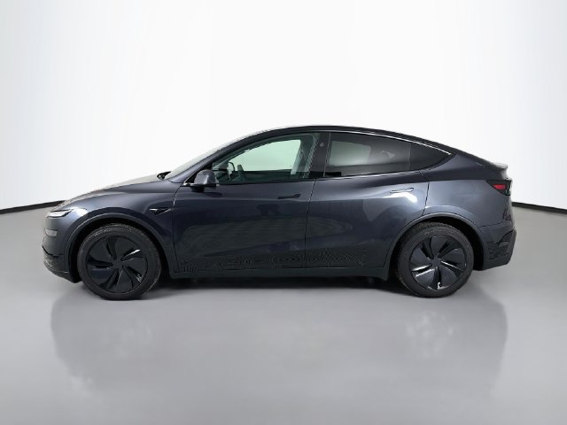 Used 2026 Tesla Model Y AWD image 4