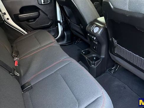 Used 2026 Jeep Wrangler Unlimited Rubicon AWD/4WD image 18
