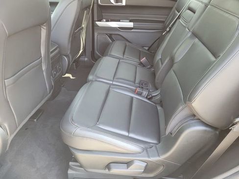 Certified 2022 Ford Explorer XLT w/ Equipment Group 202A RWD image 13