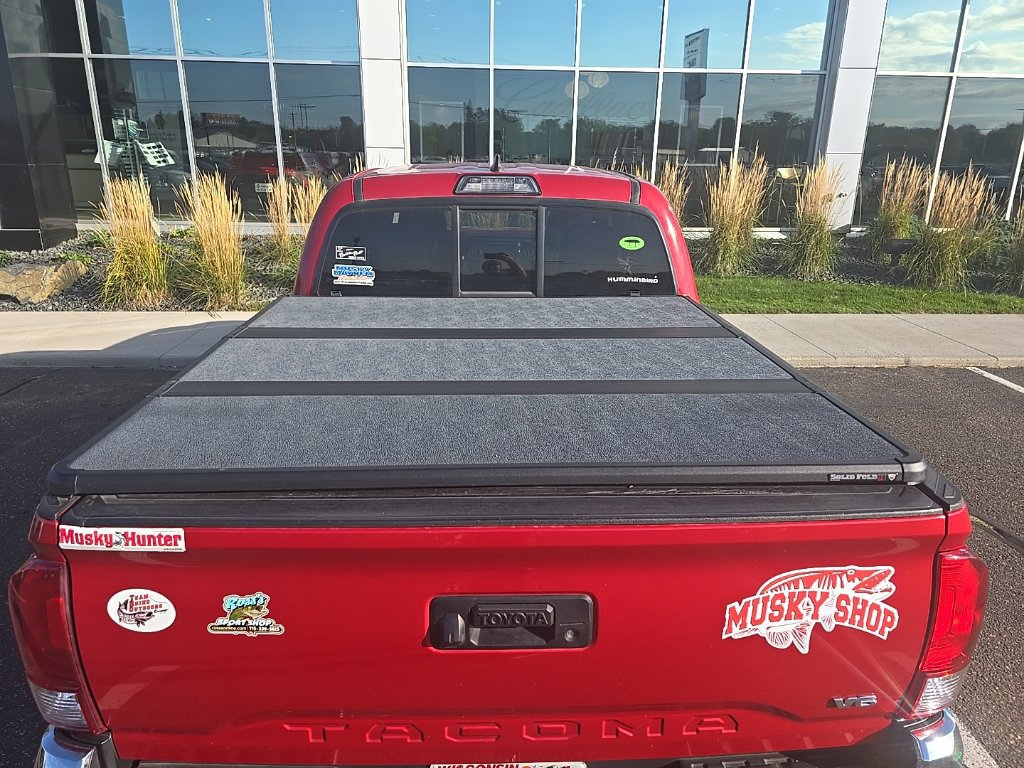 Used 2016 Toyota Tacoma TRD Off-Road w/ Towing Package AWD/4WD image 9