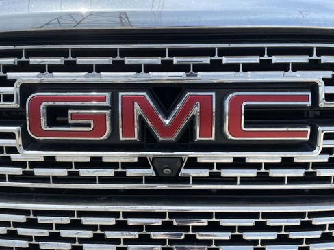 Used 2021 GMC Sierra 2500 Denali w/ Technology Package AWD/4WD image 33