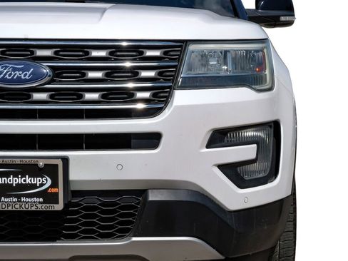 Used 2017 Ford Explorer XLT w/ Equipment Group 202A image 52