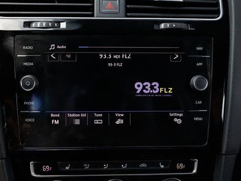 Used 2018 Volkswagen Golf R 4-Door image 36