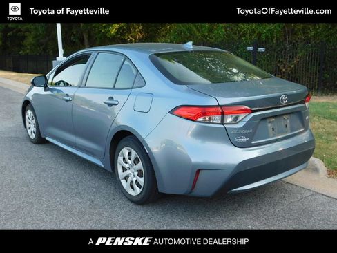 Used 2021 Toyota Corolla LE FWD image 3
