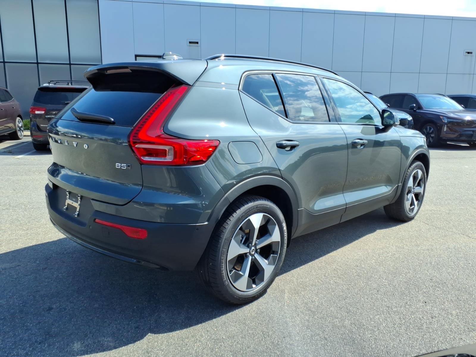New 2026 Volvo XC40 B5 Plus w/ Climate Package AWD/4WD image 2