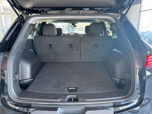 Used 2025 Chevrolet Blazer LT image 32