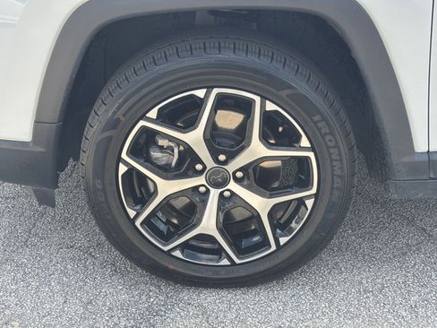 Used 2025 Jeep Compass Limited AWD/4WD image 31