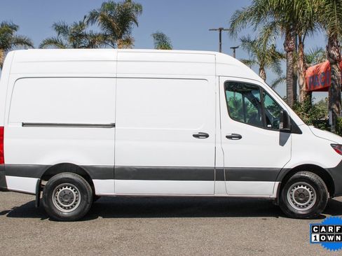 Used 2021 Mercedes-Benz Sprinter 144 Cargo image 9