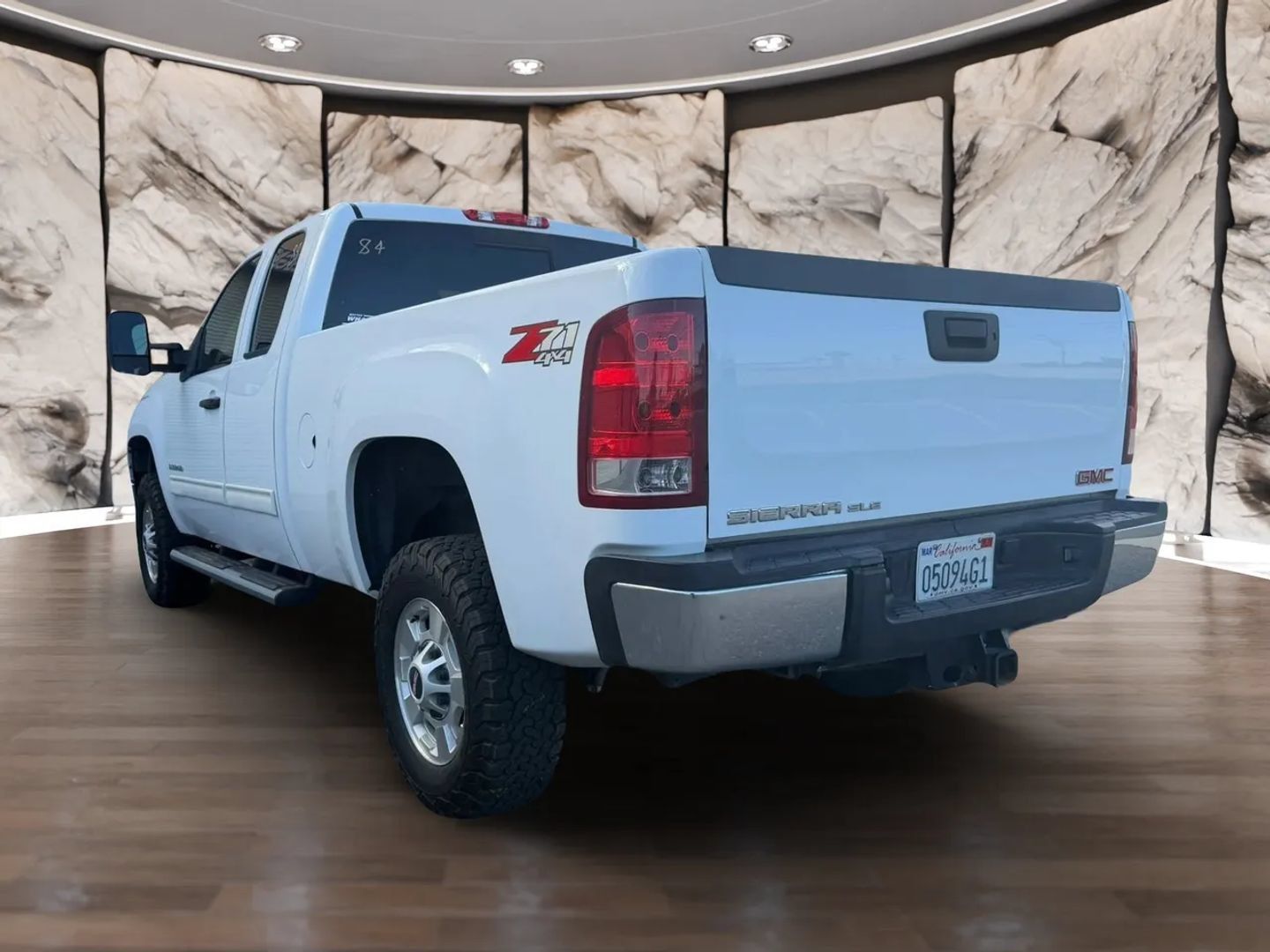Used 2011 GMC Sierra 2500 SLE w/ SLE Preferred Package AWD/4WD image 8