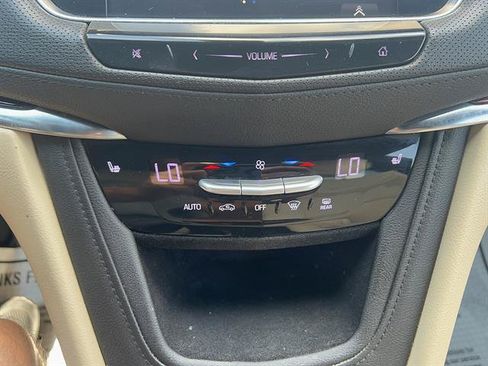 Used 2018 Cadillac XT5 Luxury w/ Driver Awareness Package AWD/4WD image 23