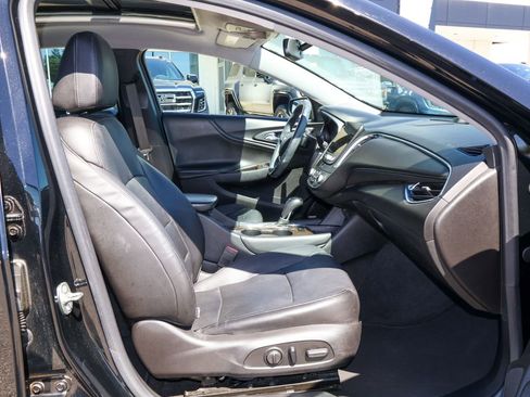 Used 2016 Chevrolet Malibu Premier FWD image 24