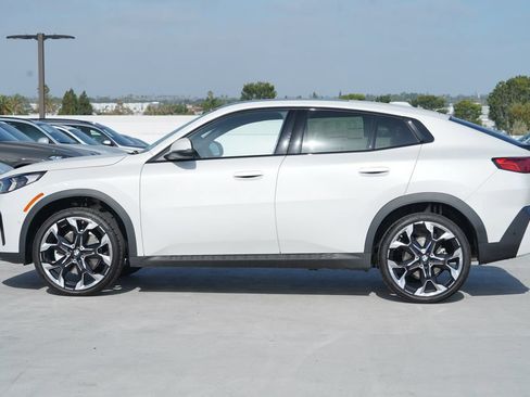 New 2026 BMW X2 xDrive28i w/ Technology Package AWD/4WD image 4