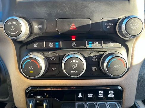 Used 2022 RAM 1500 Laramie AWD/4WD image 36