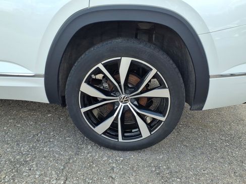 Used 2025 Volkswagen Atlas SEL Premium R-Line image 5