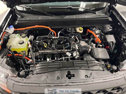 New 2026 Ford Maverick XLT w/ XLT Luxury Package FWD image 26