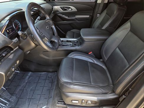 Used 2021 Chevrolet Traverse RS FWD image 20