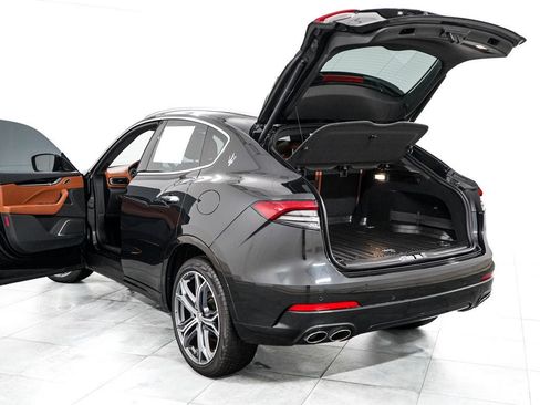 Used 2023 Maserati Levante GT AWD/4WD image 10