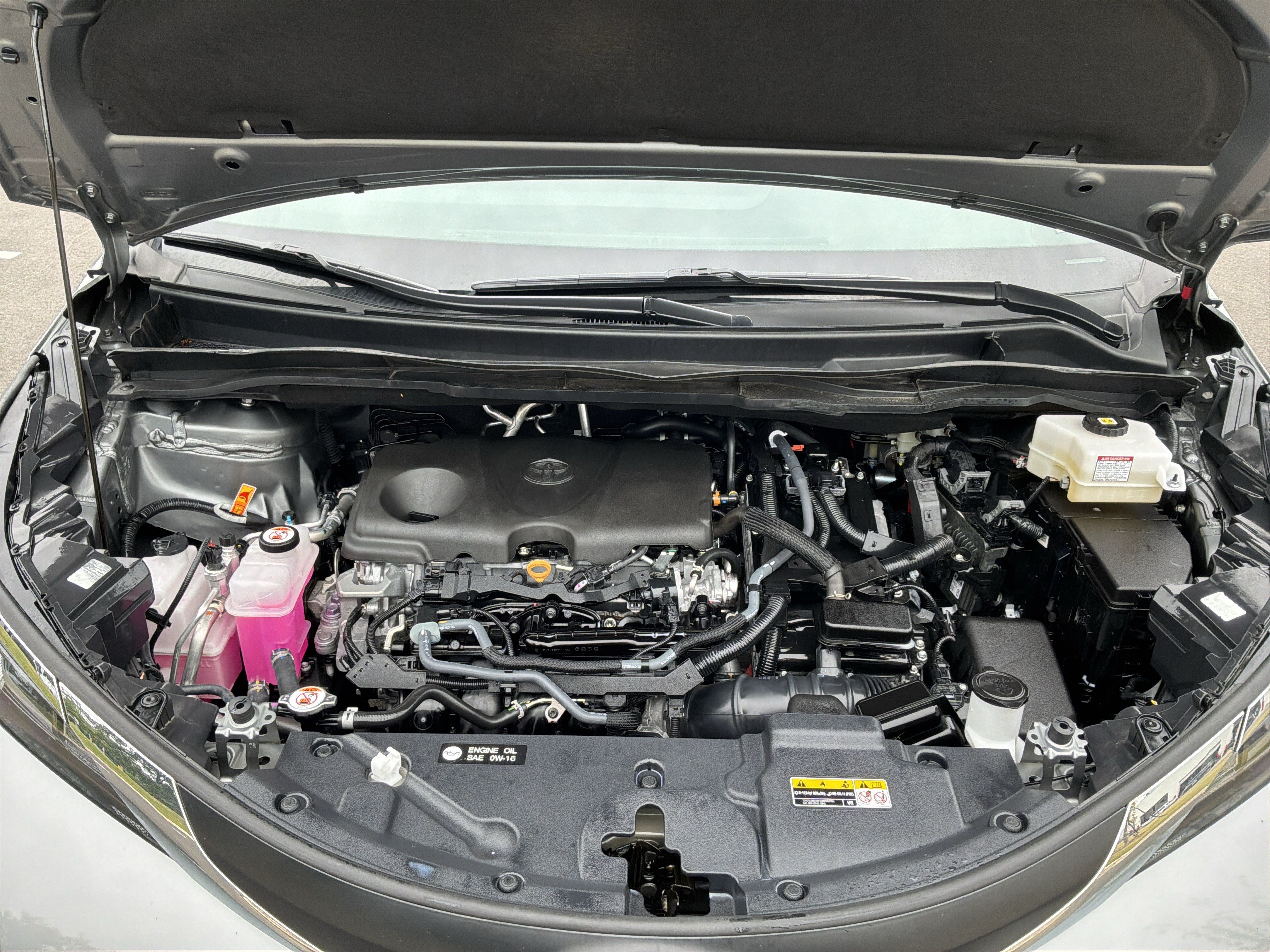 Used 2026 Toyota Sienna XLE FWD image 35