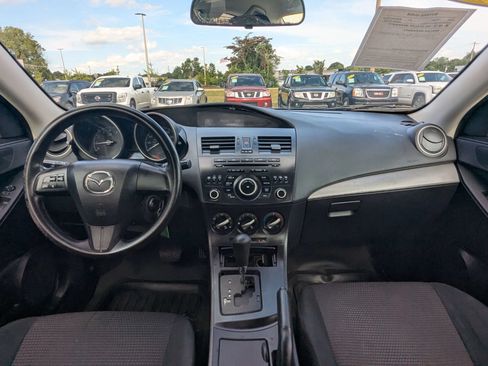 Used 2013 MAZDA MAZDA3 i SV FWD image 13