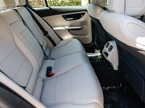 New 2025 Mercedes-Benz C 300 4MATIC Sedan image 18