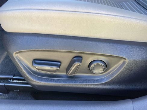 Used 2024 Toyota Camry SE image 13