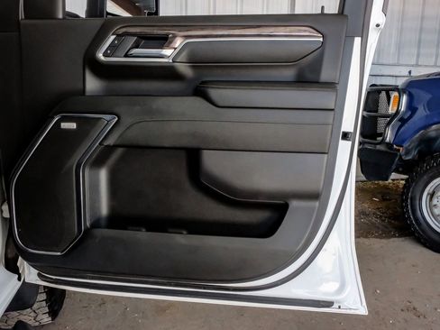 Used 2024 Chevrolet Silverado 2500 LTZ w/ LTZ Plus Package AWD/4WD image 46