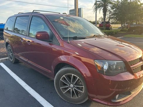 Used 2018 Dodge Grand Caravan GT FWD image 1