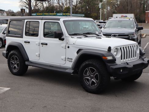 Used 2018 Jeep Wrangler Unlimited Sport S image 2
