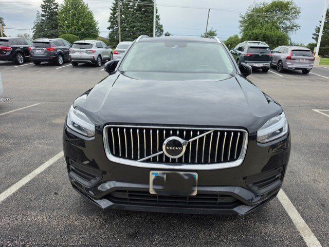 Used 2022 Volvo XC90 T6 Momentum AWD/4WD image 4