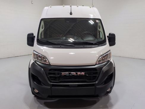 Used 2025 RAM ProMaster 2500 w/ Convenience Group FWD image 8