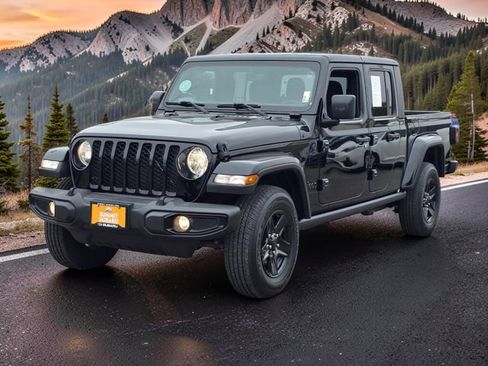 Used 2021 Jeep Gladiator Sport AWD/4WD image 4