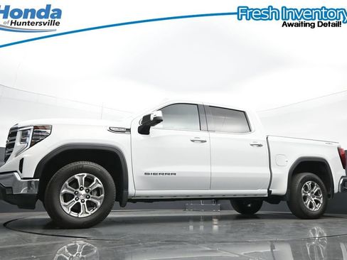 Used 2025 GMC Sierra 1500 SLT AWD/4WD image 30