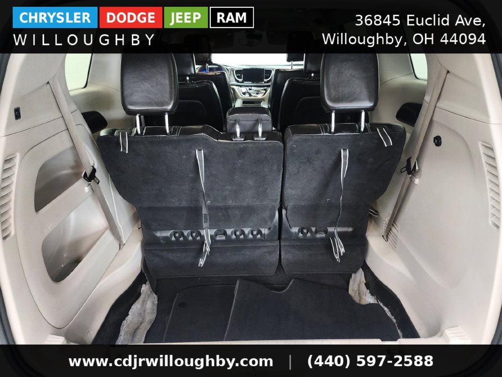Used 2023 Chrysler Pacifica Touring-L FWD image 30