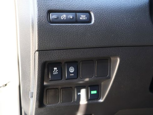 Used 2021 Nissan Rogue Sport S image 22