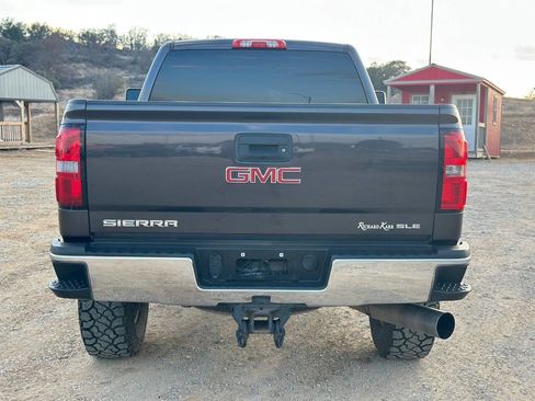 Used 2015 GMC Sierra 2500 SLE w/ Suspension Package, Off-Road image 4